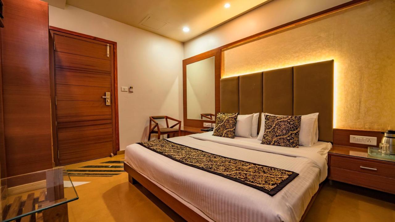 Uddhav Vilas A Family Hotel Udajpur Zewnętrze zdjęcie
