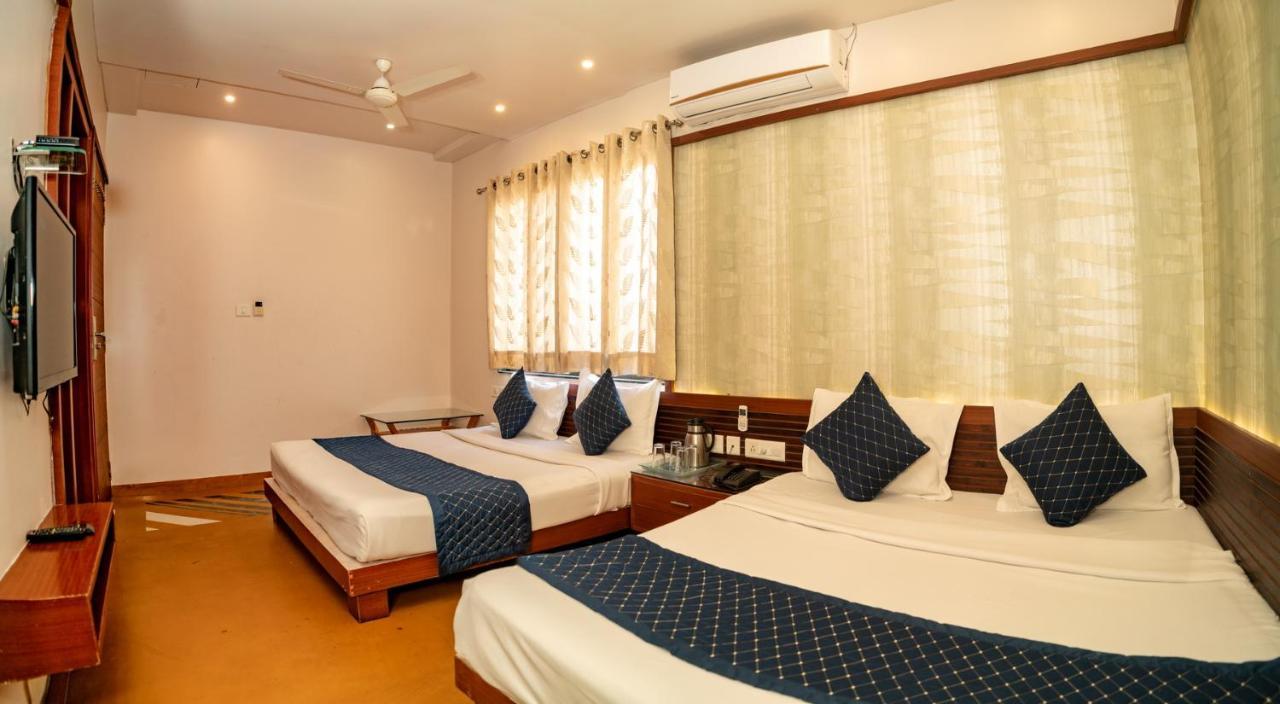 Uddhav Vilas A Family Hotel Udajpur Zewnętrze zdjęcie