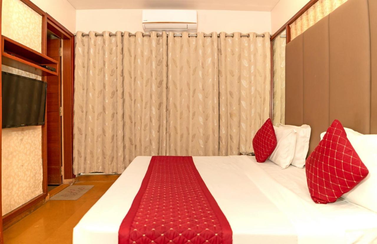 Uddhav Vilas A Family Hotel Udajpur Zewnętrze zdjęcie
