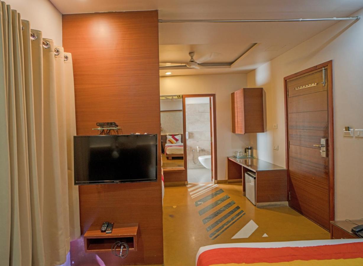 Uddhav Vilas A Family Hotel Udajpur Zewnętrze zdjęcie