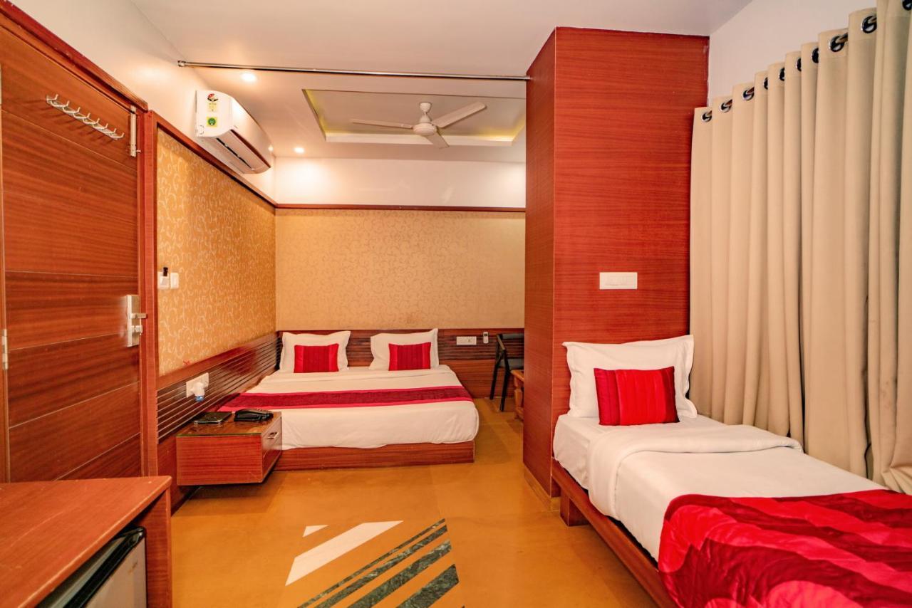 Uddhav Vilas A Family Hotel Udajpur Zewnętrze zdjęcie