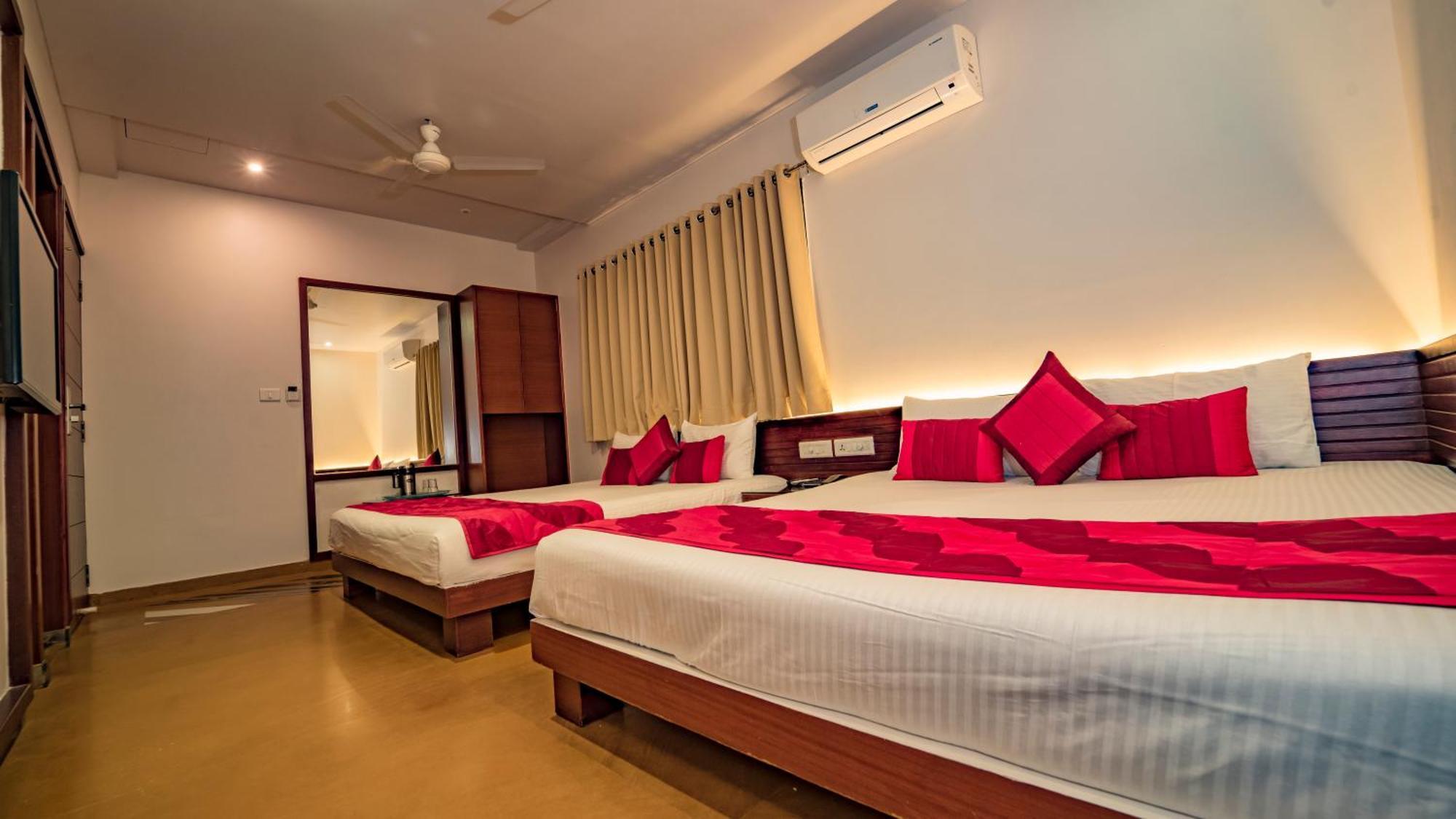 Uddhav Vilas A Family Hotel Udajpur Zewnętrze zdjęcie