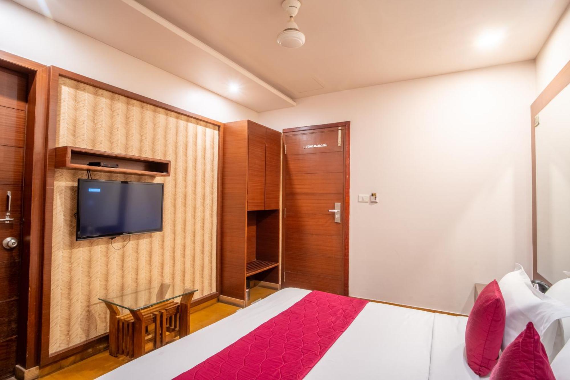 Uddhav Vilas A Family Hotel Udajpur Zewnętrze zdjęcie