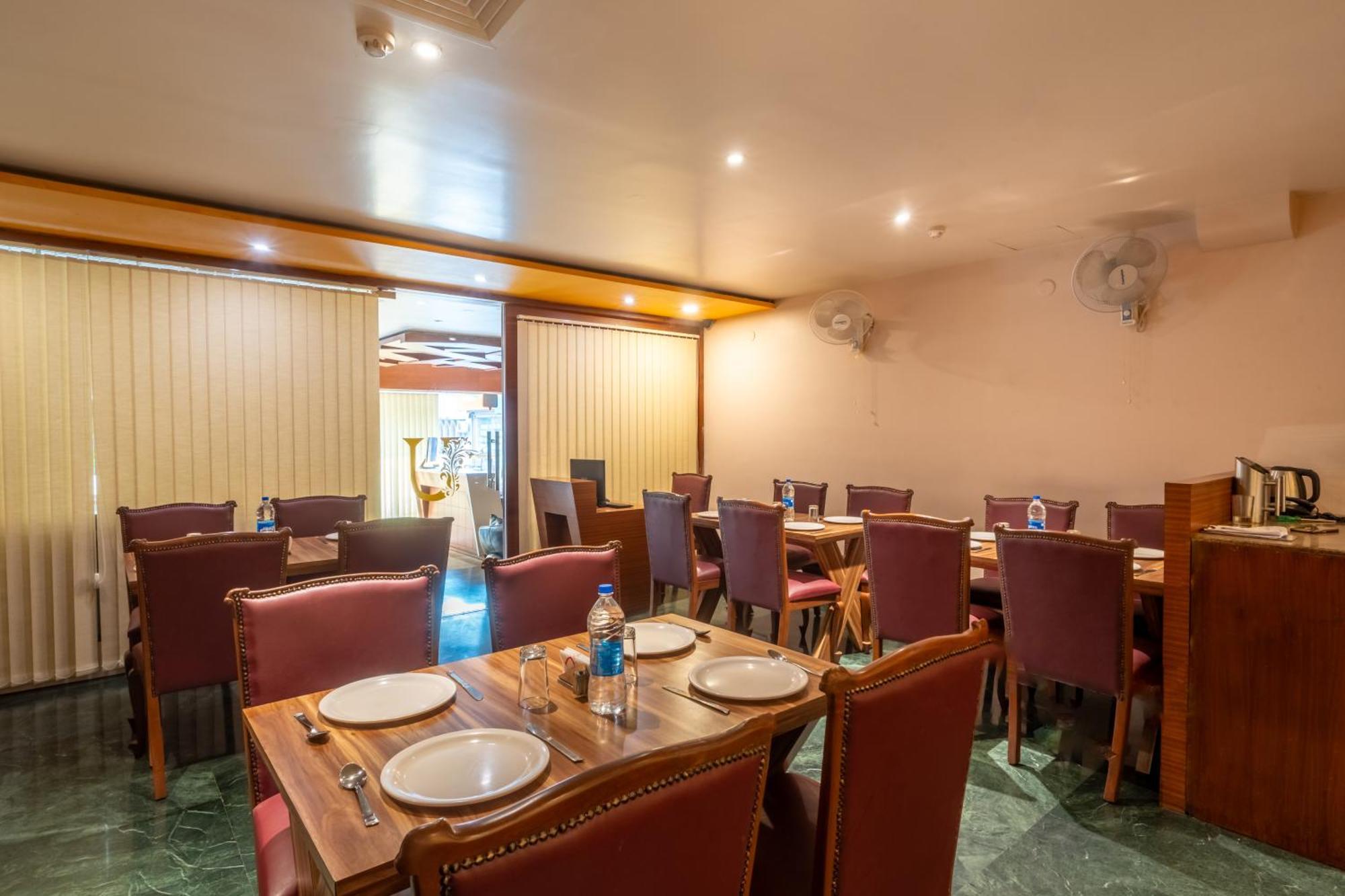 Uddhav Vilas A Family Hotel Udajpur Zewnętrze zdjęcie