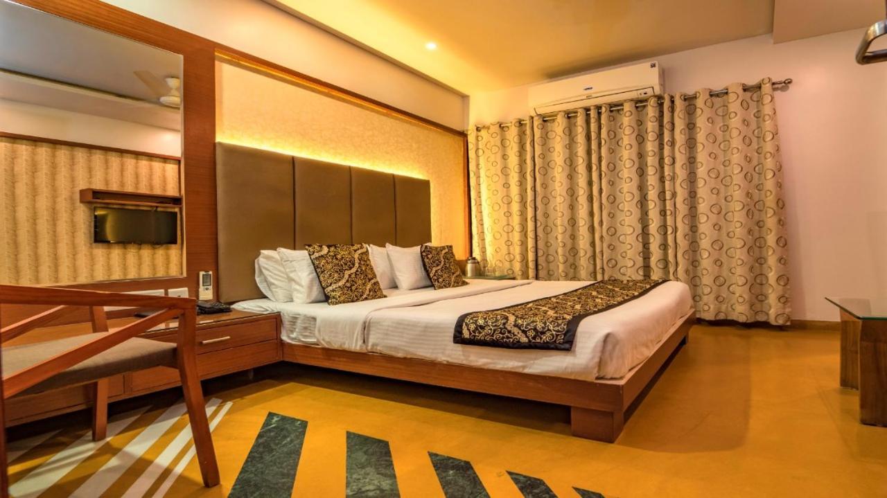 Uddhav Vilas A Family Hotel Udajpur Zewnętrze zdjęcie